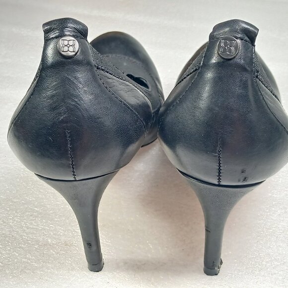 BCBGMAXAZRIA Black Leather Classic Pumps Heels Size 8 Cleaned & Conditioned Good - Picture 5 of 16